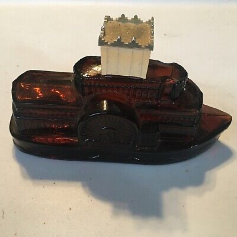 Vtg 1970s Avon SIDE WHEELER
Decanter Natchez Paddle Steam River
Boat Glass